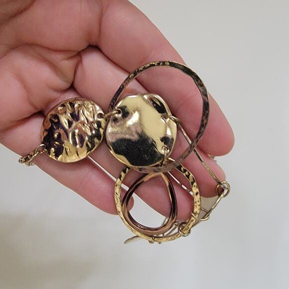 Gold Tone Statement Necklace With Hammered Discs And Open Linked Circle Design - Picture 7 of 10